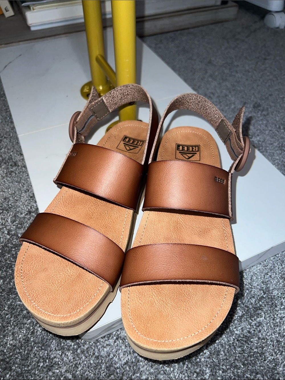 Reef Vista High Buckle Women’s Size 8- EUC - Picture 5 of 6